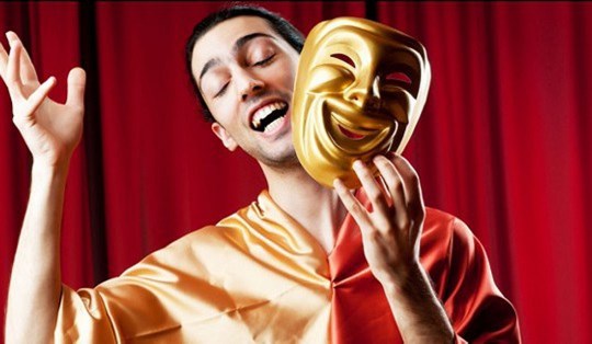 Защита диплома в университете - как выступление на сцене. Будьте уверены в себе и спокойны, и все у вас получится.