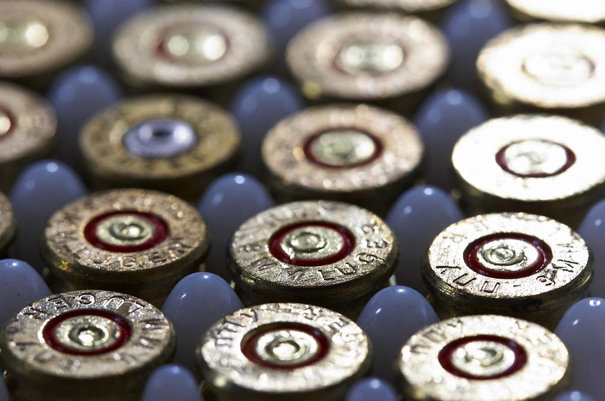 Военная промышленность - исключение из правил: она соблюдает интересы и права социума и государства.