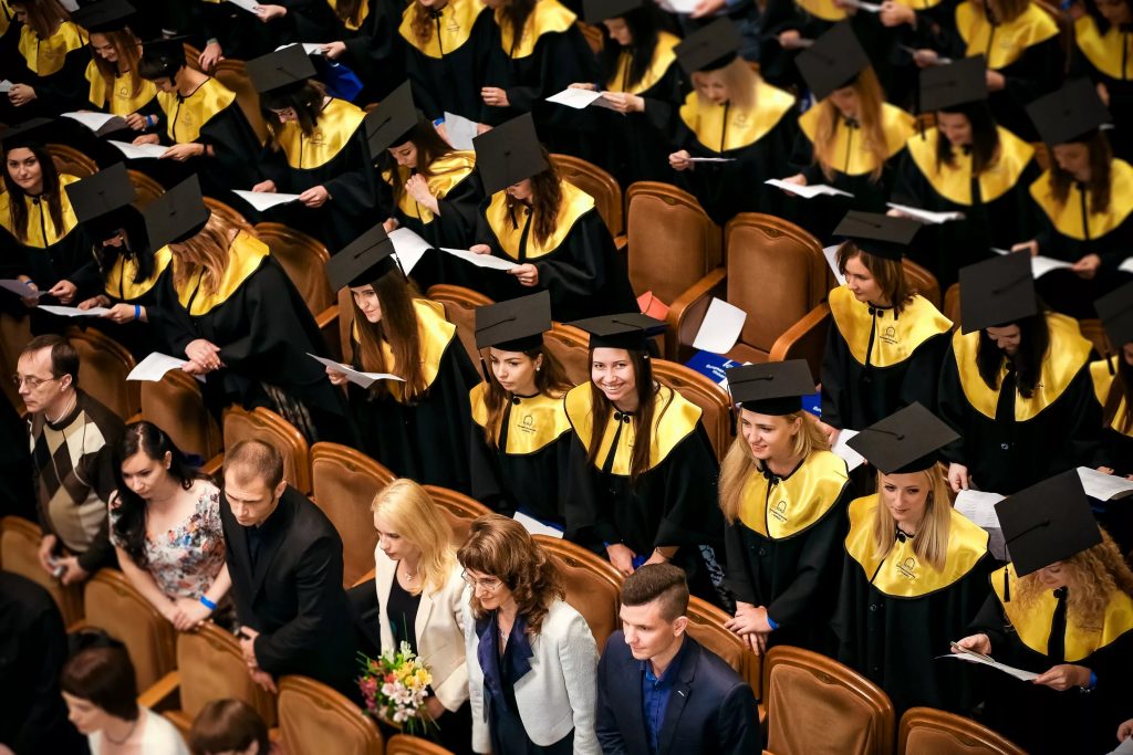 Сколько источников должно быть в магистерской диссертации? Не менее 30