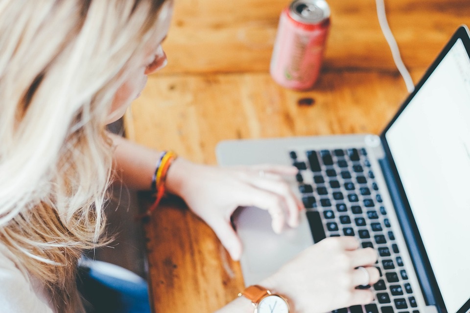 Реферат является отдельным документом и подшивается после заданий к дипломной работе