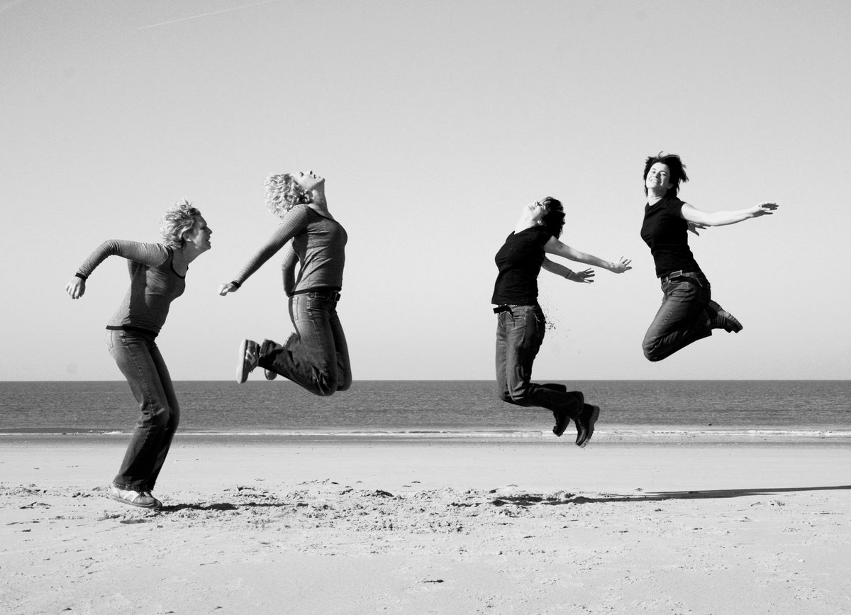 Холерики любят быть лидерами не только на работе, но и в неформальной компании