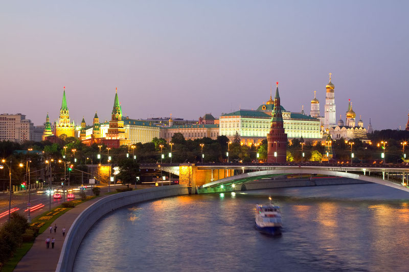 Еще одна причина для того, чтобы ехать учиться в Москву: это очень красивый город